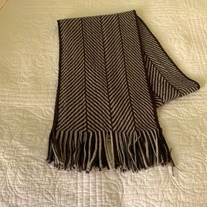 Geoffrey Beene Scarf